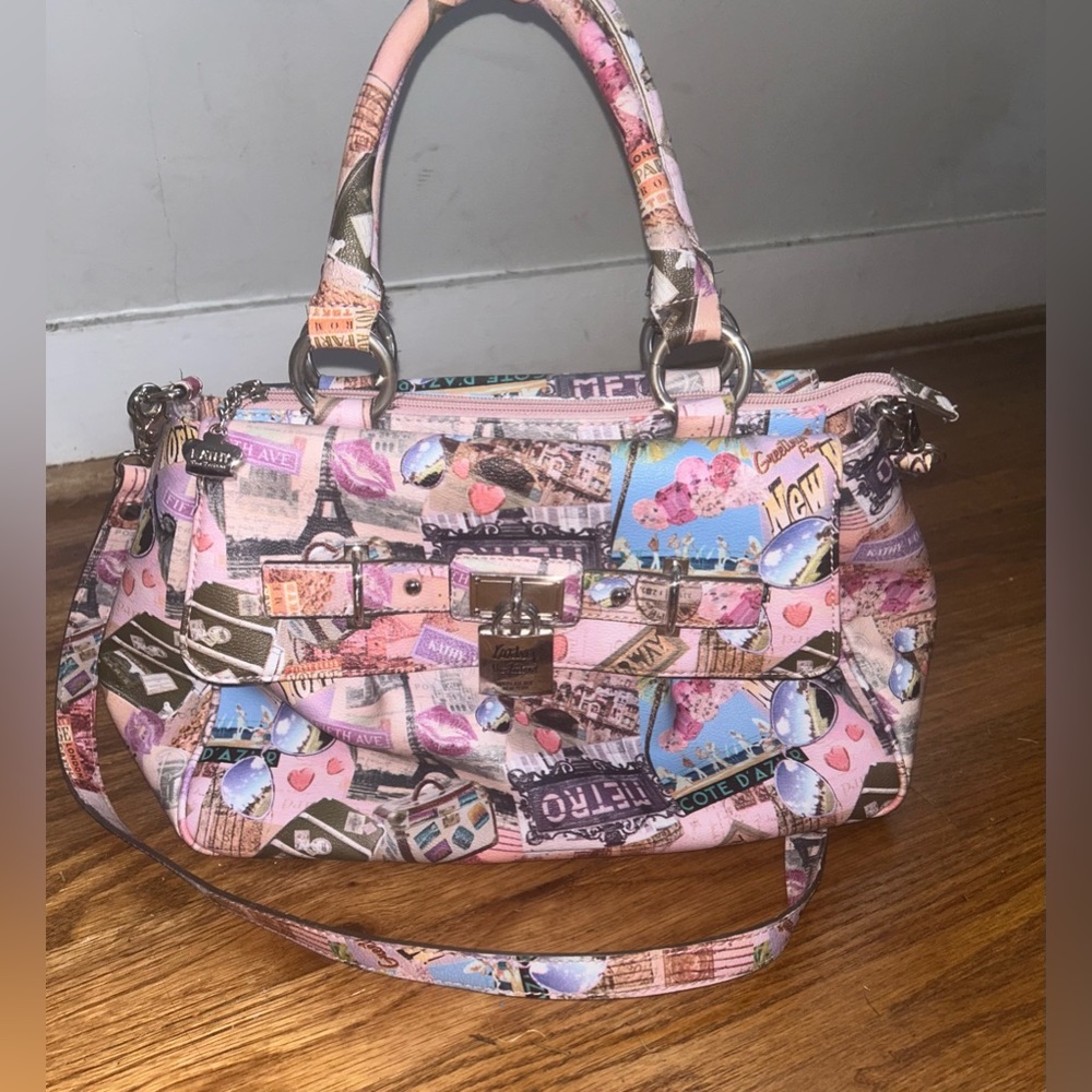 Kathy Van Zeeland Crossbody New York Multi Color Pink Bag Purse Fifth Avenue.